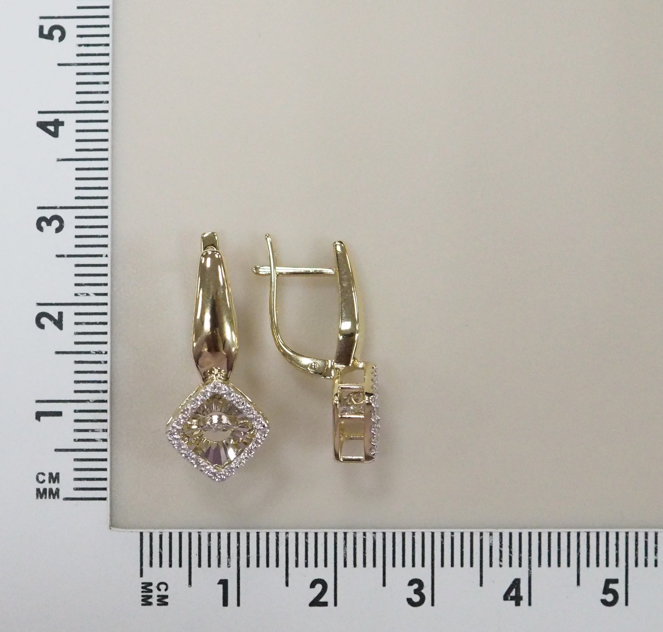 10511-001040 Серьги (Au 585)